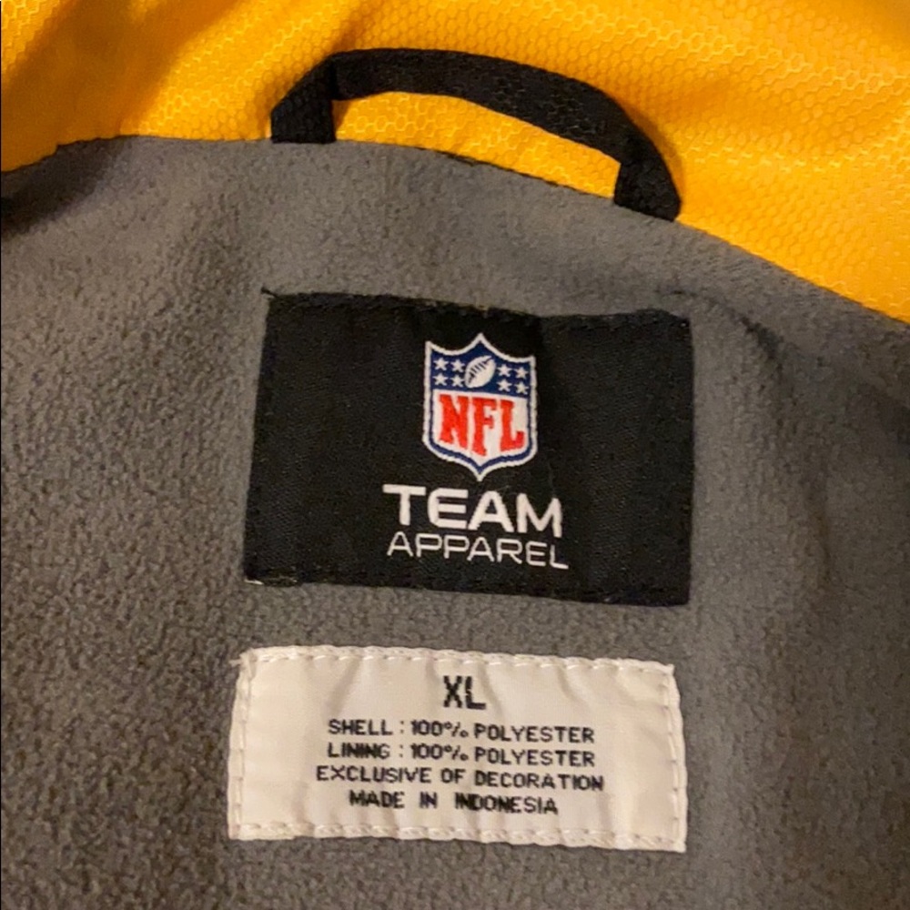 Large Jacket - Picture 5 of 5